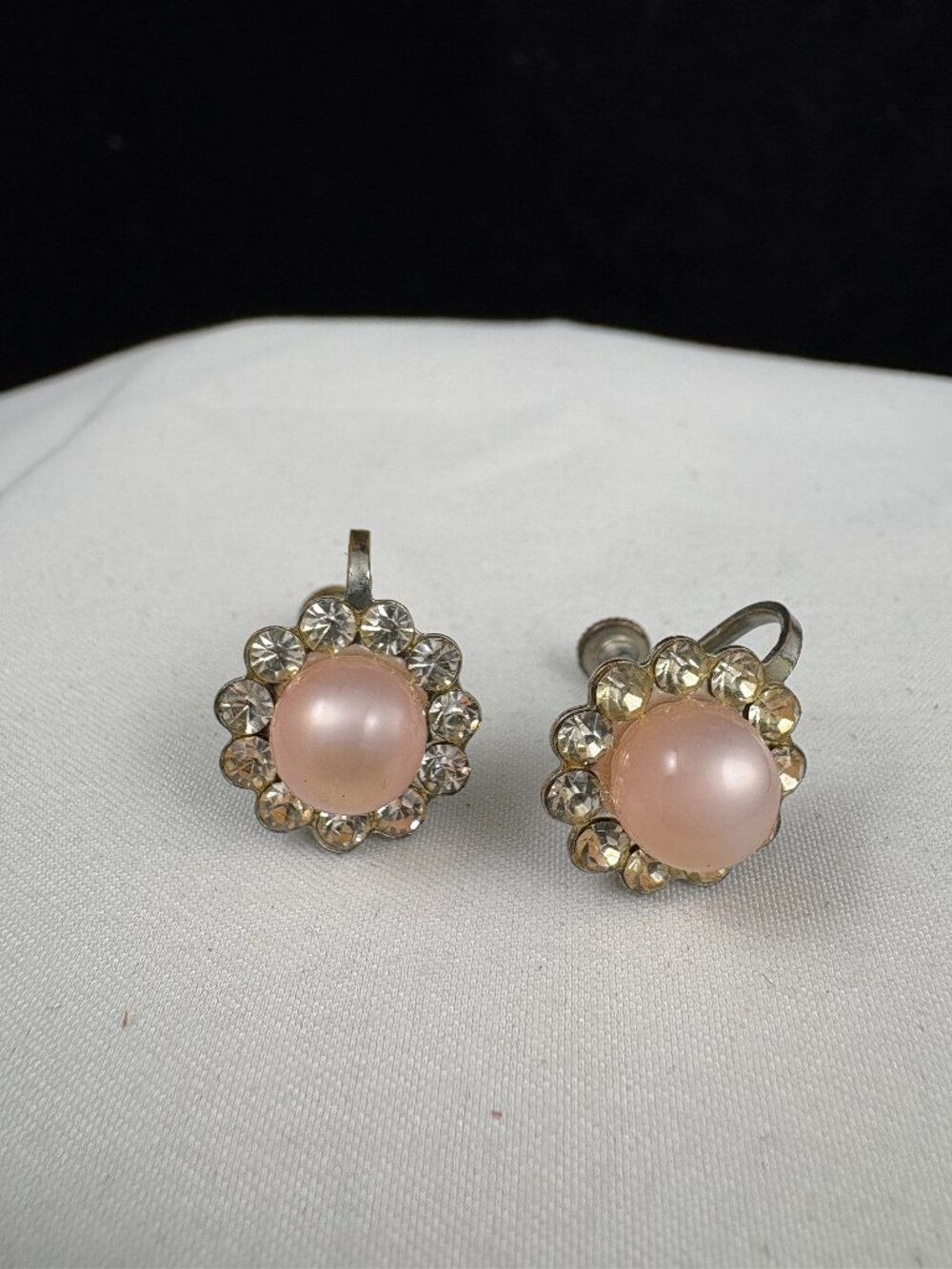 Ladies Pink Pearl Screw Back Rhinestone Earrings VTG